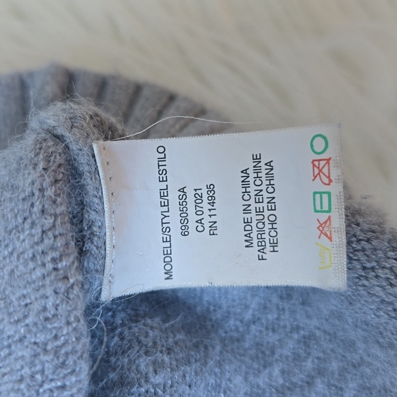 Saks Fifth Avenue Oversized grey sweater - Picture 7 of 9